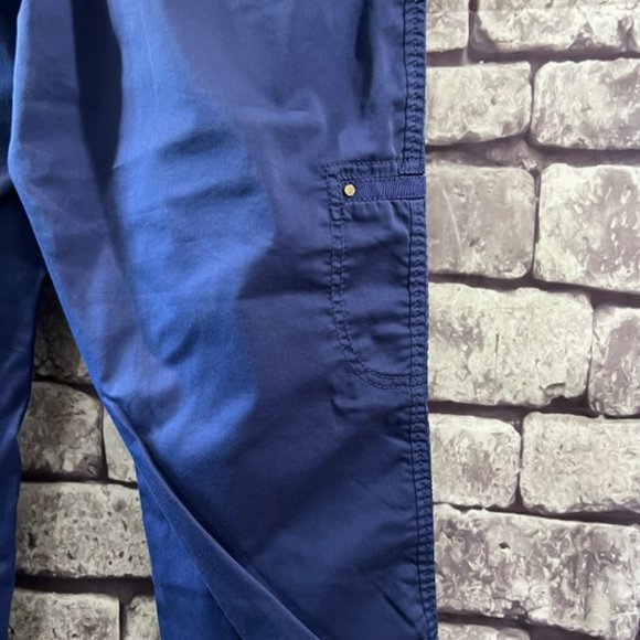 Chico's Blue Crop Pants With Tabs To Roll Cuffs Size M/10 - Picture 7 of 9